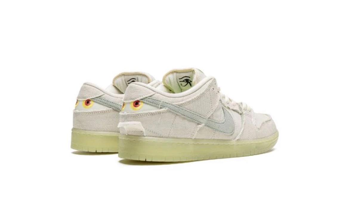 Nike SB Dunk Low sneakers "Mummy"